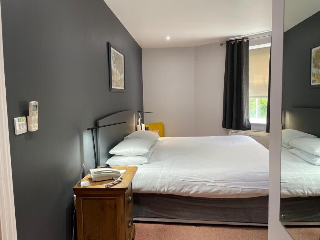 Best Western Claydon Hotel Extérieur photo